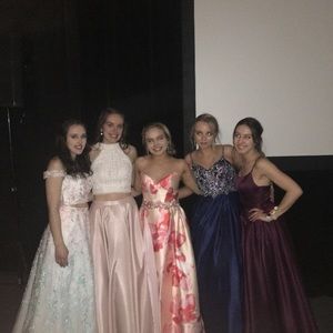 Meet your Posher, Abbey